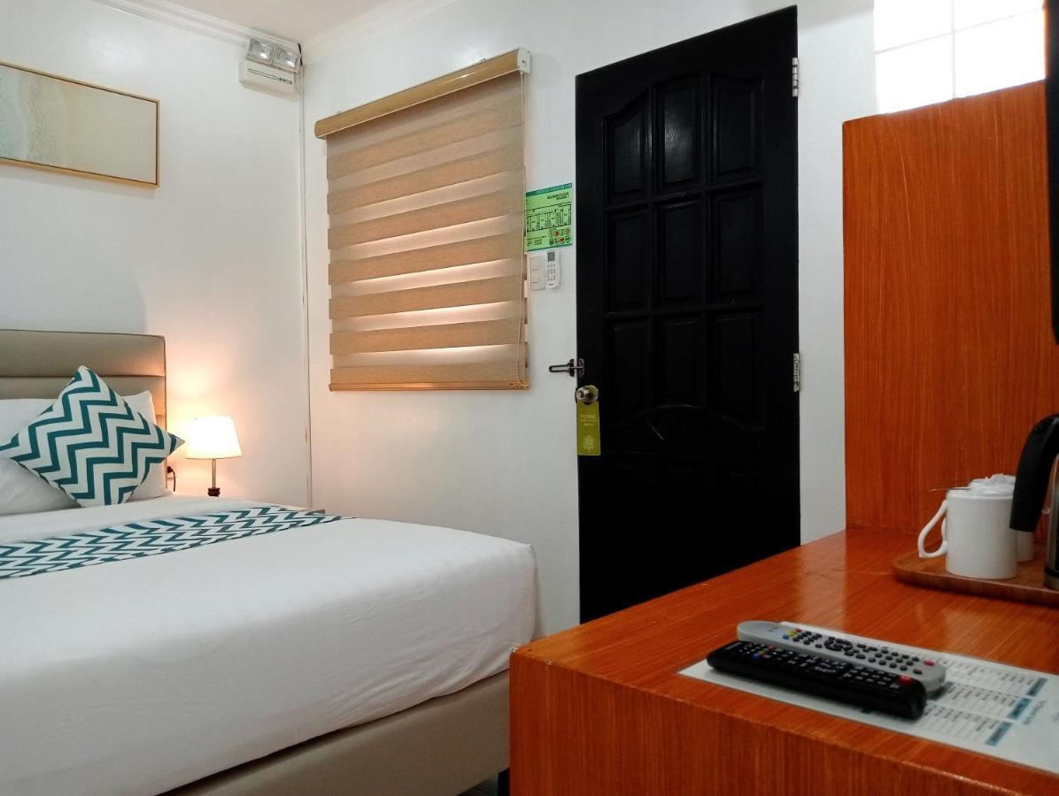 Grand Blue Beach Hotel Manoc-Manoc Ngoại thất bức ảnh