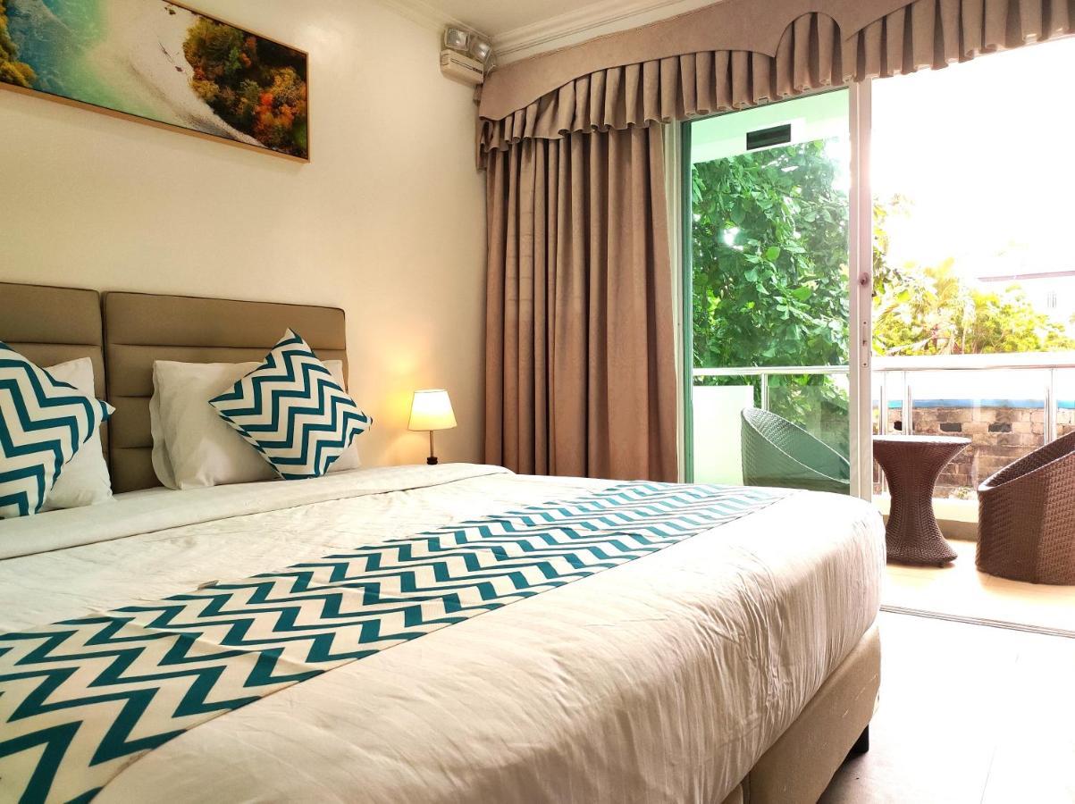 Grand Blue Beach Hotel Manoc-Manoc Ngoại thất bức ảnh