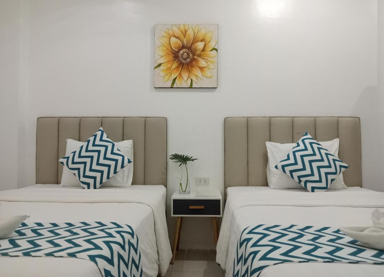 Grand Blue Beach Hotel Manoc-Manoc Ngoại thất bức ảnh